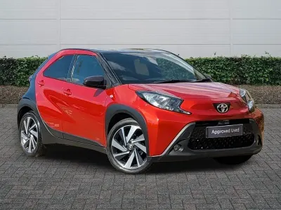 Used Toyota Aygo X 72 HP (52 kW) 2022 Red SUV