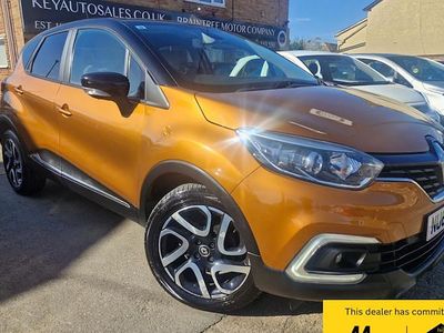 Used Renault Captur Iconic 90 HP (66 kW) 2018 Orange/black SUV