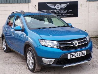 Begagnad Dacia Sandero Lauréate 2015 Blå Halvkombi