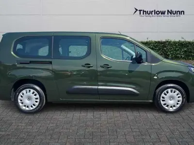 Used Vauxhall Combo Design Edition 100 kW (136 HP) 2024 Green MPV