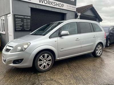 Used Vauxhall Zafira Design Edition 115 HP (84 kW) 2013 Silver MPV