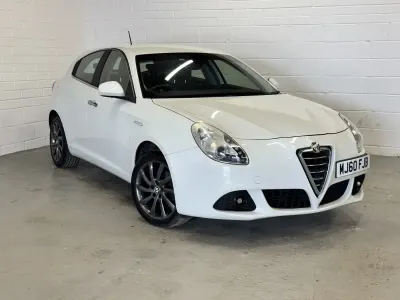 Used Alfa Romeo Giulietta Lusso 120 HP (88 kW) 2010 White Hatchback