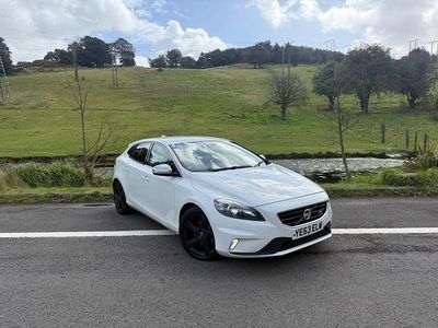 Used Volvo V40 R-Design 115 HP (84 kW) 2014 White Hatchback