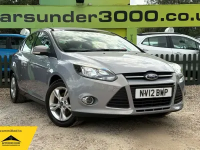 Used Ford Focus Zetec 105 HP (77 kW) 2012 Silver Hatchback