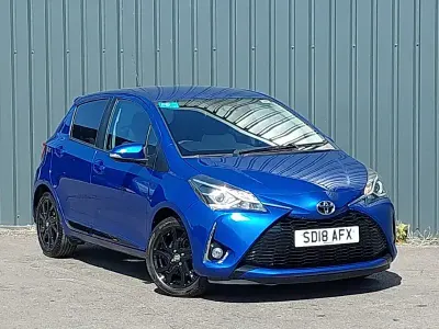 Used Toyota Yaris Design 111 HP (81 kW) 2018 Blue Hatchback