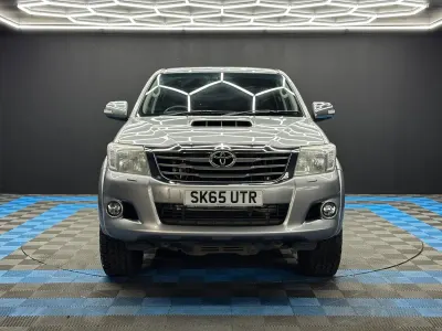 Used Toyota HiLux 144 HP (105 kW) 2015 Silver Pickup