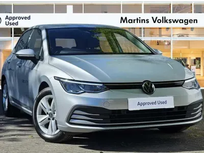 Used VW Golf VIII Life 150 HP (110 kW) 2023 Silver Hatchback