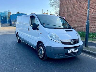 Used Vauxhall Vivaro 115 HP (84 kW) 2012 White MPV