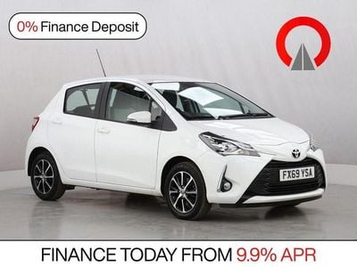 Used Toyota Yaris 111 HP (81 kW) 2019 White Hatchback