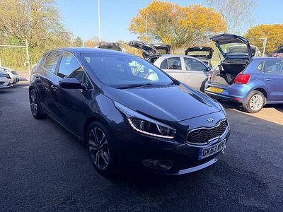 Usado Kia Ceed 2013 Prateado Citadino