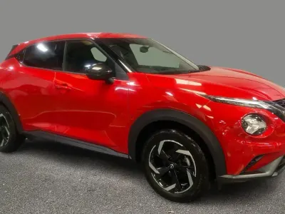 Usado Nissan Juke N-Connecta 114 HP (83 kW) 2023 Vermelho SUV