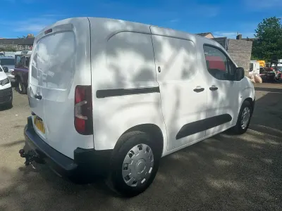 Used Peugeot Partner 2019 Blue MPV