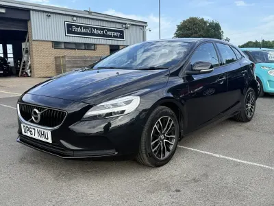 Used Volvo V40 Momentum 122 HP (89 kW) 2018 Black Hatchback