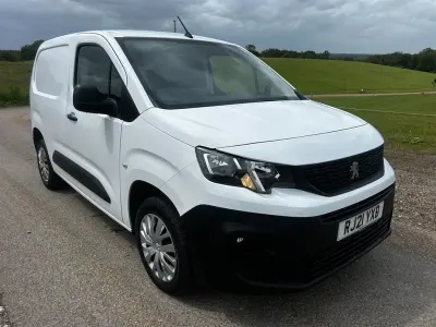 Used Peugeot Partner 2021 White MPV