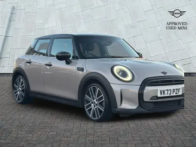 Begagnad Mini Cooper Exclusive 134 HK (98 kW) 2024 Grå Halvkombi