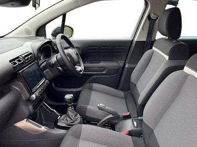 Used Citroën C3 Aircross PureTech 110 HP (80 kW) 2022 Polar white with monotone roof SUV