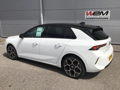 White Used 2024 Vauxhall Astra Ultimate Hatchback | £19,999 (Fair price)