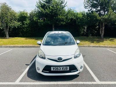 Used Toyota Aygo 68 HP (50 kW) 2013 White Hatchback