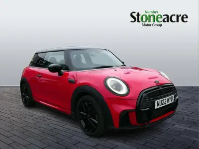 Usado Mini Cooper Hatch 134 CV (98 kW) 2022 Rojo Utilitario