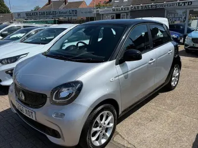 Used Smart ForFour Passion 71 HP (52 kW) 2016 Silver Hatchback
