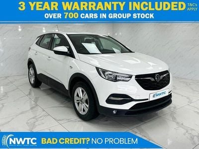 Used Vauxhall Grandland X S 130 HP (95 kW) 2019 White SUV