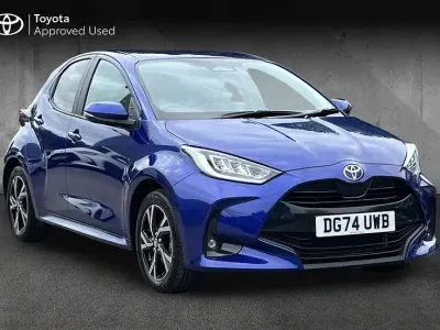 Used Toyota Yaris Design 114 HP (83 kW) 2024 Blue Hatchback