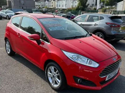 Used Ford Fiesta Zetec 82 HP (60 kW) 2017 Red Hatchback