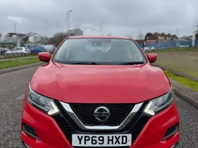 Used Nissan Qashqai Acenta Premium 115 HP (84 kW) 2019 Red SUV
