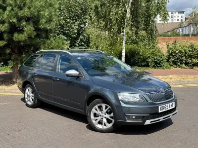 Used Skoda Octavia Scout 4x4 184 HP (135 kW) 2015 Grey Estate