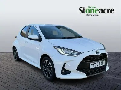 Used Toyota Yaris Design 113 HP (83 kW) 2023 White Hatchback