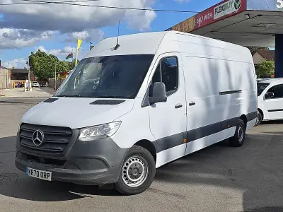 Używany Mercedes Sprinter Progressive 140 KM (102 kW) 2020 Biały Van