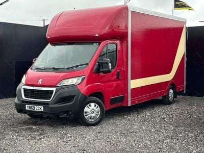 Używany Peugeot Boxer Business-Line 130 KM (95 kW) 2019 Czerwony Van