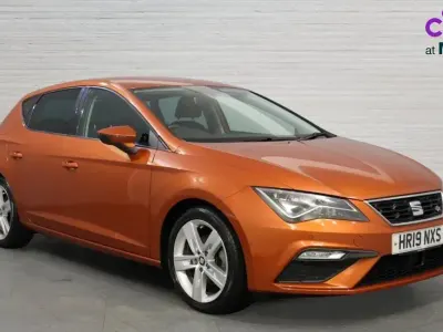 Begagnad Seat Leon FR 150 HK (110 kW) 2019 Orange