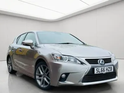 Used Lexus CT200h Executive Line 136 HP (100 kW) 2016 Silver Hatchback