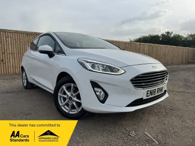 Used Ford Fiesta Zetec 100 HP (73 kW) 2018 White Hatchback