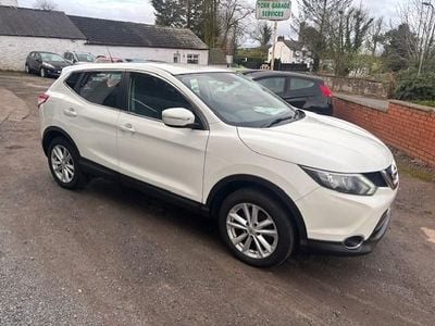 Used Nissan Qashqai Acenta 115 HP (84 kW) 2014 White SUV