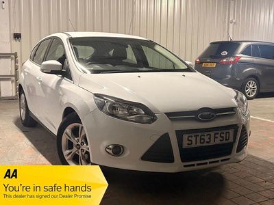 Used Ford Focus Zetec 125 HP (91 kW) 2013 White Hatchback