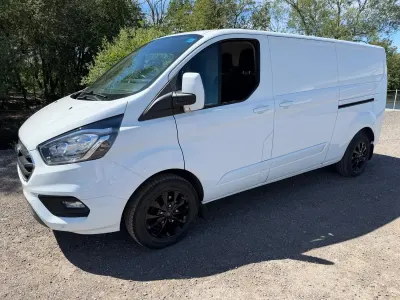 Used Ford Transit Custom Limited 130 HP (95 kW) 2022 White Van