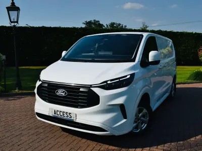 Used Ford Transit Custom Limited 136 HP (100 kW) 2024 White Van