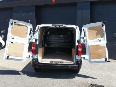 Used Peugeot Expert Premium 142 HP (104 kW) 2023 White Van