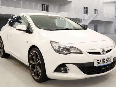 Used Vauxhall Astra GTC Edition 140 HP (102 kW) 2016 White Coupe