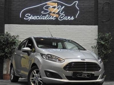 Second-hand Ford Fiesta Zetec 100 CP (73 kW) 2015 Argintiu Hatchback