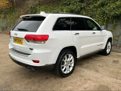 Begagnad Jeep Grand Cherokee Summit 247 HK (181 kW) 2013 Vit SUV