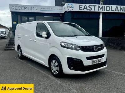 Second-hand Vauxhall Vivaro Sportive 2021 Alb Monovolum