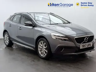 Usado Volvo V40 Pro 152 CV (111 kW) 2017 Gris Utilitario