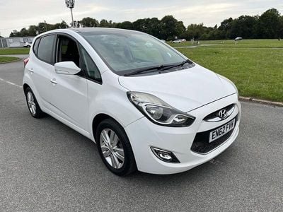 Used Hyundai ix20 Style 90 HP (66 kW) 2013 White Hatchback
