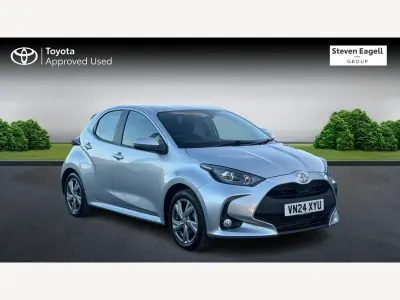 Używany Toyota Yaris Hybrid 2024 Srebrny Hatchback