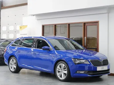 Gebraucht Skoda Superb SE L Executive 150 PS (110 kW) 2018 Blau Kombi