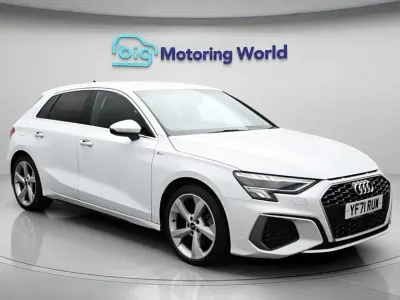 Second-hand Audi A3 Sportback S-Line 150 CP (110 kW) 2022 Alb Hatchback