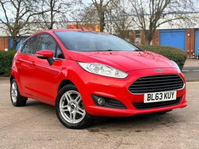 Used Ford Fiesta Zetec 82 HP (60 kW) 2014 Red Hatchback